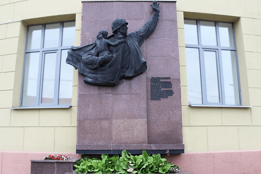 Барельеф «Солдату-освободителю» Барельеф «Солдату-освободителю»