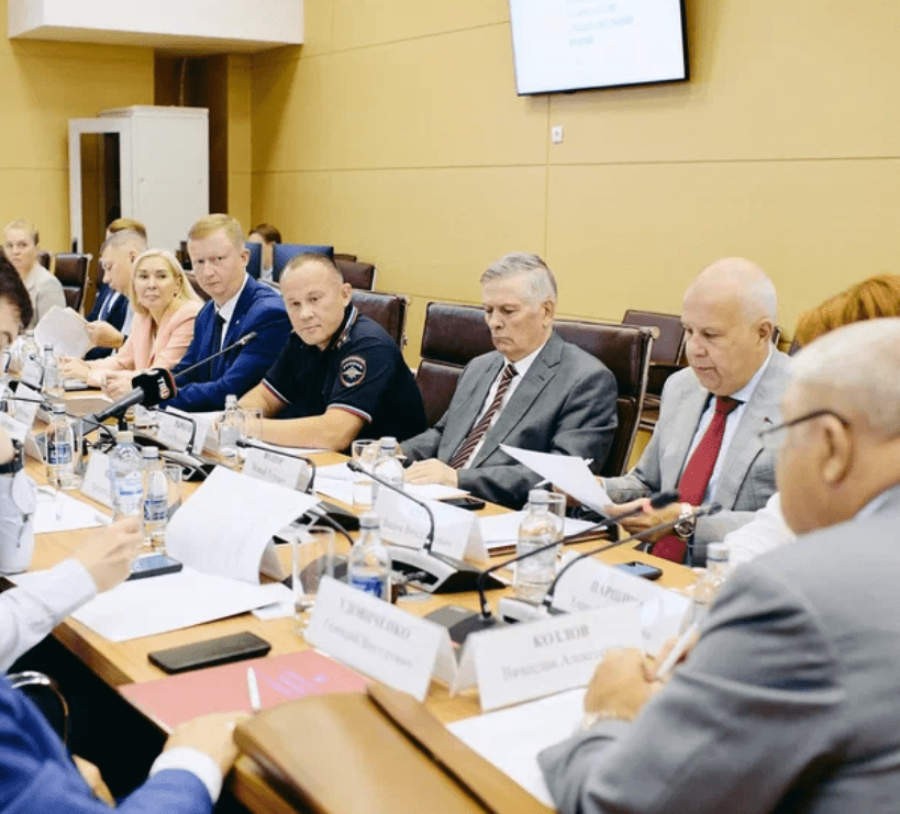 Безопасность москвичей и гостей столицы – одно из приоритетных направлений взаимодействия власти, общественности и правоохранительных органов Москвы Безопасность москвичей и гостей столицы – одно из приоритетных направлений взаимодействия власти, общественности и правоохранительных органов Москвы