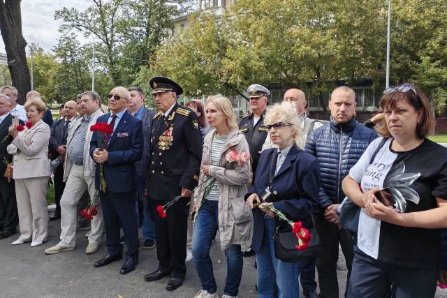 Памяти экипажа атомного подводного крейсера «Курск»