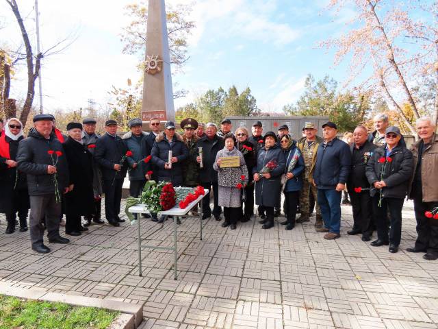 Дань памяти героям! Дань памяти героям!