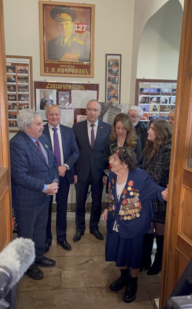 В ЕРЕВАНЕ ОТКРЫЛСЯ ЦЕНТР БОЕВОЙ СЛАВЫ МАРШАЛА БАГРАМЯНА В ЕРЕВАНЕ ОТКРЫЛСЯ ЦЕНТР БОЕВОЙ СЛАВЫ МАРШАЛА БАГРАМЯНА