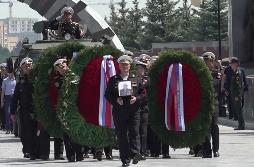 Церемония прощания с заместителем главкома ВМФ России генерал-майором М.Е. Гудковым Церемония прощания с заместителем главкома ВМФ России генерал-майором М.Е. Гудковым