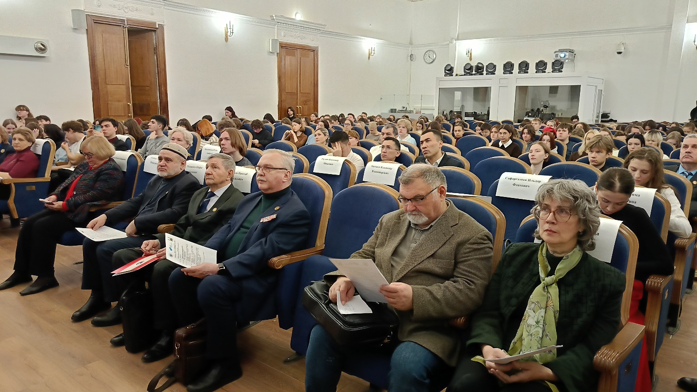 ФОТОВЫСТАВКА О ПОДВИГЕ СОВЕТСКИХ ВОИНОВ В МОСКОВСКОМ ГОСУДАРСТВЕННОМ ЛИНГВИСТИЧЕСКОМ УНИВЕРСИТЕТЕ