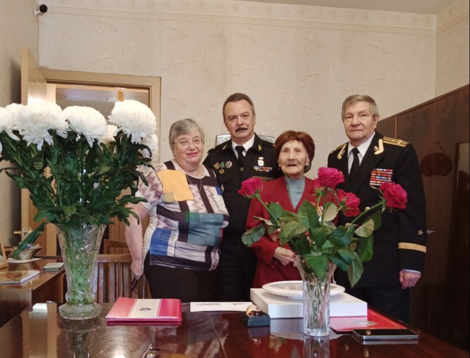 УЧАСТНИКУ ВЕЛИКОЙ ОТЕЧЕСТВЕННОЙ ВОЙНЫ КАШКАРОВОЙ ЗИНАИДЕ ВАСИЛЬЕВНЕ – 100 ЛЕТ УЧАСТНИКУ ВЕЛИКОЙ ОТЕЧЕСТВЕННОЙ ВОЙНЫ КАШКАРОВОЙ ЗИНАИДЕ ВАСИЛЬЕВНЕ – 100 ЛЕТ