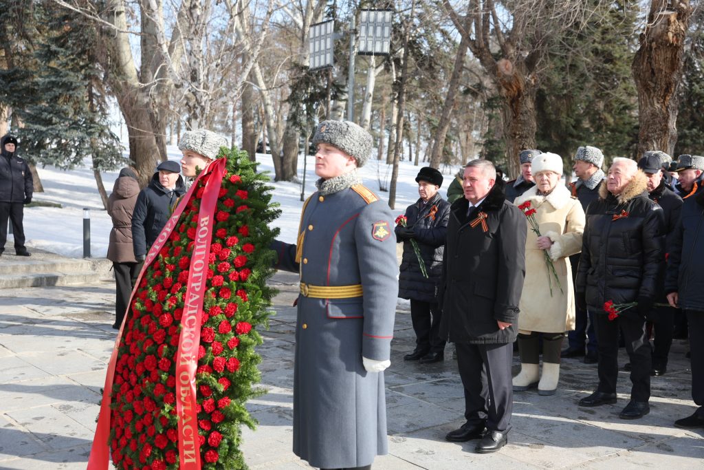 ОБРАЩЕНИЯ ГУБЕРНАТОРА ВОЛГОГРАДСКОЙ ОБЛАСТИ А.И. БОЧАРОВА И ПРЕДСЕДАТЕЛЯ ВОЛГОГРАДСКОЙ ОБЛАСТНОЙ ДУМЫ А.И. БЛОШКИНА К ПРАЗДНОВАНИЮ 83-Й ГОДОВЩИНЫ РАЗГРОМА СОВЕТСКИМИ ВОЙСКАМИ НЕМЕЦКО-ФАШИСТСКИХ ВОЙСК В СТАЛИНГРАДСКОЙ БИТВЕ