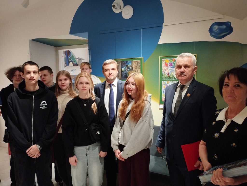 Выставка детских рисунков «Мир и память» в Музее современной истории России