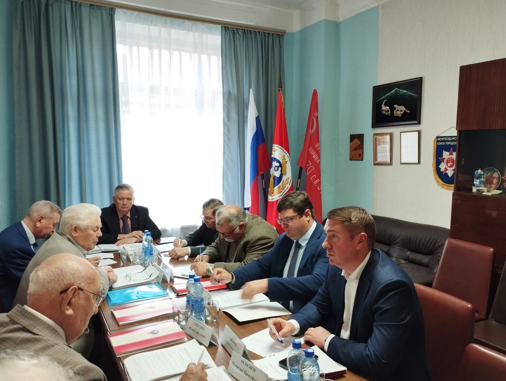 ВЕТЕРАНЫ В БОРЬБЕ ЗА МИР И ПРОТИВ ФАШИЗМА