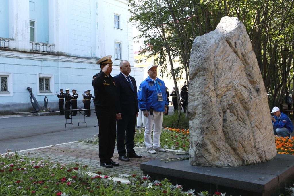 Патриотический автопробег «Морские волны: 330 лет славы и мощи!»
