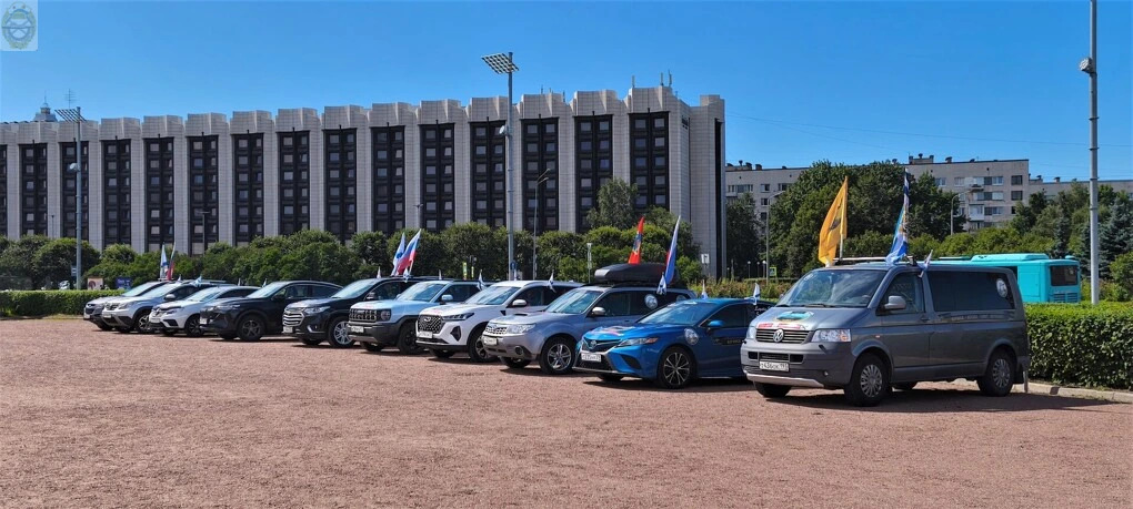 Патриотический автопробег «Морские волны: 330 лет славы и мощи!» завершился в Санкт-Петербурге. Флот был, есть и будет - пока мы помним!