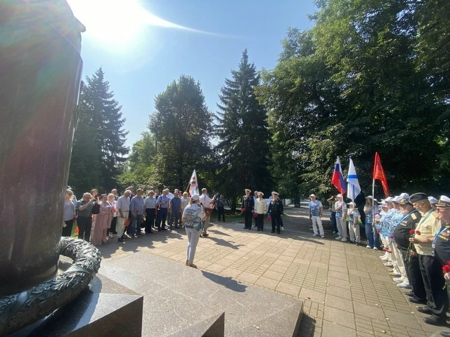 Патриотический автопробег «Морские волны: 330 лет славы и мощи!» завершился в Санкт-Петербурге. Флот был, есть и будет - пока мы помним!
