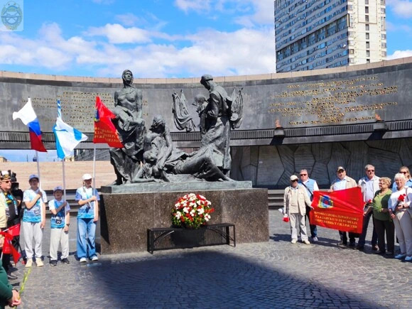 Патриотический автопробег «Морские волны: 330 лет славы и мощи!» завершился в Санкт-Петербурге. Флот был, есть и будет - пока мы помним!