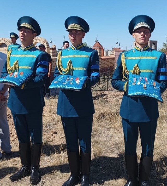 В Казахстане проводили в последний путь 102-летнего участника Великой Отечественной войны Рзагулу Байкешовича В Казахстане проводили в последний путь 102-летнего участника Великой Отечественной войны Рзагулу Байкешовича