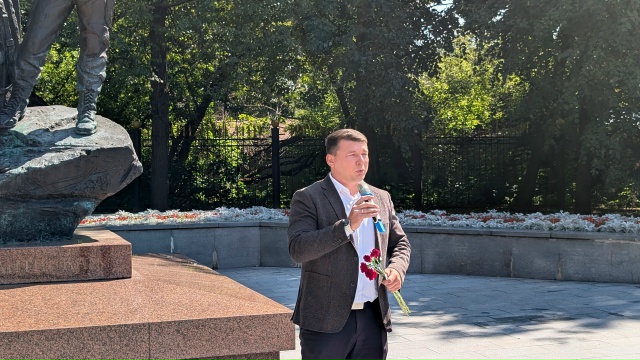 ЧТИМ ПАМЯТЬ ГЕРОЕВ. ГОРДИМСЯ НЫНЕШНИМ ПОКОЛЕНИЕМ ВОИНОВ ВОЗДУШНО-ДЕСАНТНЫХ ВОЙСК