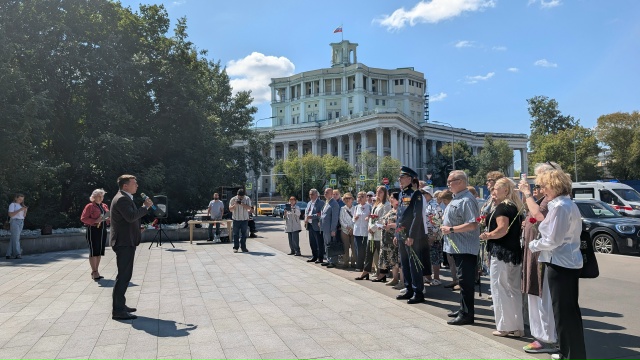 ЧТИМ ПАМЯТЬ ГЕРОЕВ. ГОРДИМСЯ НЫНЕШНИМ ПОКОЛЕНИЕМ ВОИНОВ ВОЗДУШНО-ДЕСАНТНЫХ ВОЙСК