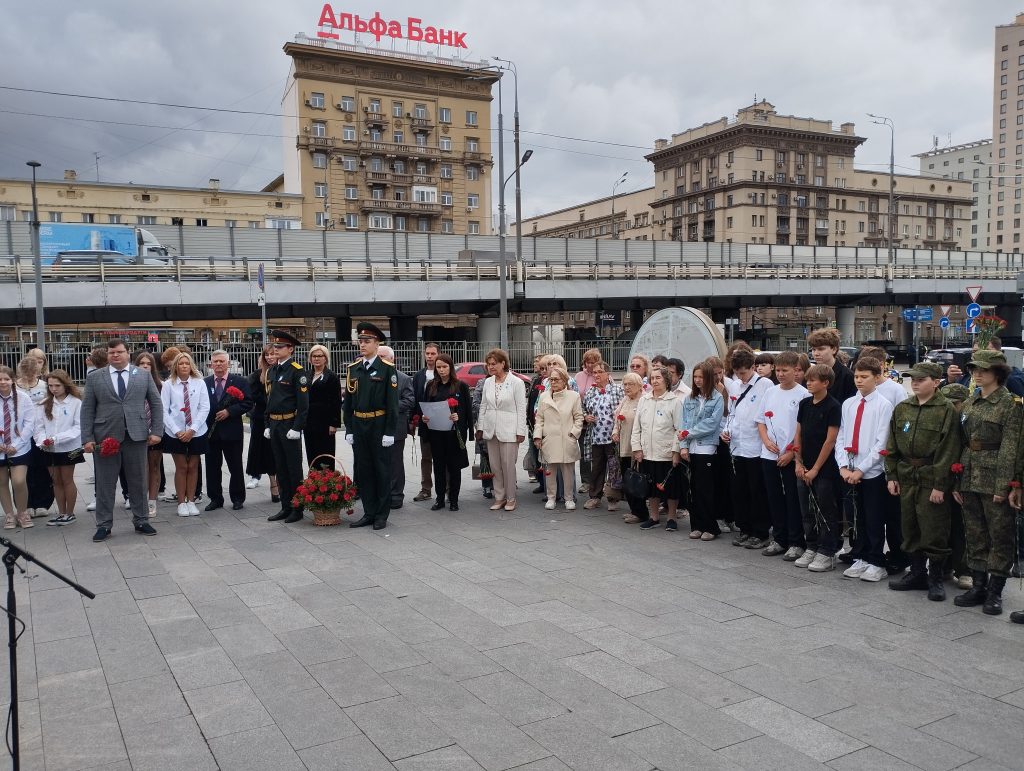 ПАМЯТНОЕ МЕРОПРИЯТИЕ У СТАНЦИИ МЕТРО РИЖСКАЯ В МОСКВЕ В ДЕНЬ СОЛИДАРНОСТИ В БОРЬБЕ С ТЕРРОРИЗМОМ